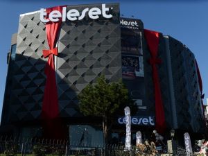 Teleset Mobilya’nın Florya mağazası hizmete girdi