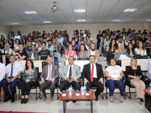 Yeni öğrencilerle oryantasyon toplantısı yapıldı