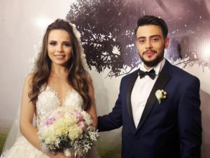 Rüzgar Erkoçlar dünya evine girdi