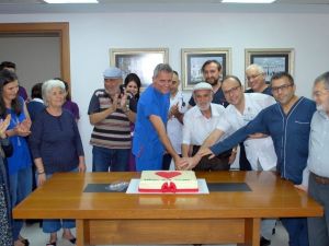 Yüzüncü açık kalp ameliyatı pasta keserek kutlandı