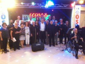 50 yıl sonra bir araya gelerek konser verdiler