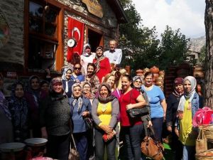 Ahmetlili kadınlar Birgi’yi gezdi