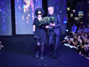 MaviBahçe Alışveriş Festivali defileyle başladı