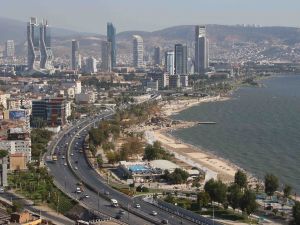 Bayraklı’da esnaf sayısı 5 bine yaklaştı