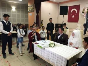 Başkan Yaralı genç çiftin nikahını kıydı