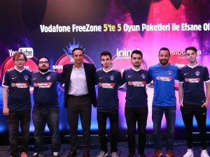 Vodafone Freezonelular, Supermassive oyuncularından koçluk aldı