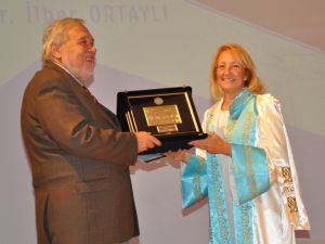 İlber Ortaylı: “Gavur İzmir lafı onların koyduğu bir ad”