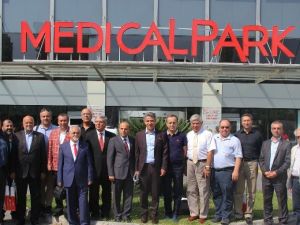 Medical Park ile İzmir Medya Platformu arasında indirim protokolü