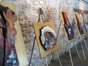 Doğada topladığı kayrak taşlarını sanat eserine dönüştürdü