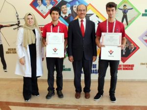 İhlas Koleji öğrencileri TÜBİTAK kampına katıldı