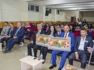 Öğrenciler 15 Temmuz şehitlerini andı