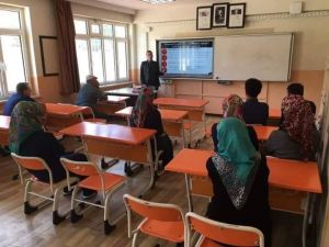 Müdür Fuat Bayri: Velilerimizi bilgilendiriyoruz