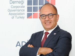 Her iki aile şirketinden biri kurumsallaşma sürecinde