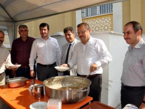 Nazilli Asımın Nesli Anadolu İmam Hatip Lisesi ilk aşure hayrını gerçekleştirdi