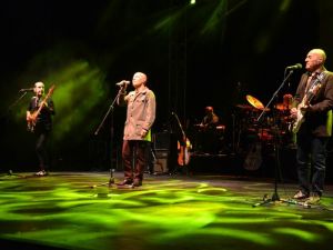 MFÖ Bursalı hayranları ile buluştu