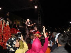 Ferhat Göçer İsot Festivali’nde Şanlıurfalıları coşturdu