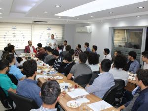 Genç girişimciler TÜMSİAD İzmir’de buluştu