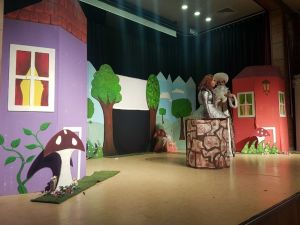 Ümraniye’de tiyatro perdeleri açıldı