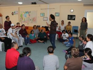 Kuşadası Belediyesinden engellilere drama eğitimi