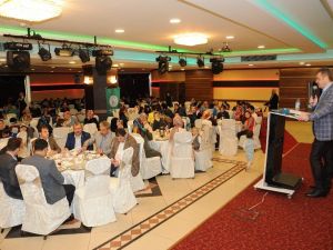 Gaziosmanpaşa Belediyesi başarılı sporcuları cumhuriyet altını ile ödüllendirdi