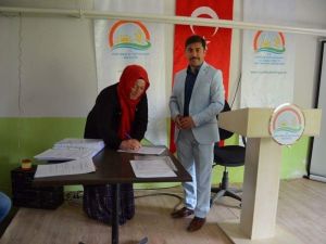 Altıntaş’ta 19 çiftçiyle sözleşme imzalandı