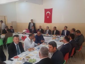 Eğitimdeki temel felsefe iyi insan yetiştirmek