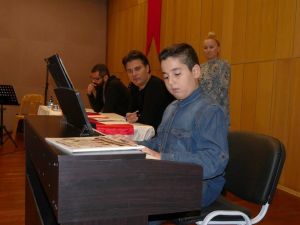 Suat Suna, Büyükçekmece’de geleceğin müzisyenlerini belirliyor