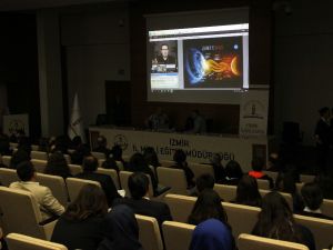 NASA uzmanından öğrencilere astrofizik dersi