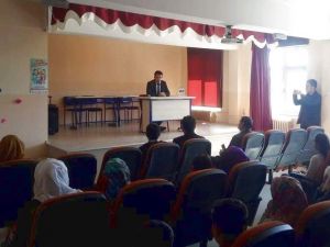 Çavdarhisar Kaymakamı, İmam Hatip Ortaokulu öğrencileriyle ’Kariyer Günleri’nde buluştu