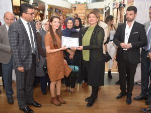 "Sevelim Sevilelim" Fotoğraf Sergisi açıldı