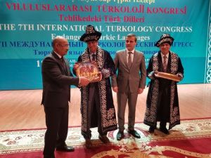 ’Tehlikedeki Türk dilleri masaya yatırılıyor