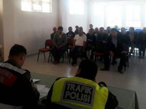 Okul servis şoförlerine seminer