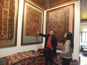 Tarihin izini halılarda süren iş adamının yarışma başarısı