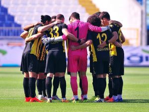İstanbulspor - Altınordu maçında 27 Türk