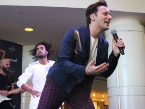 Edis, NeoPlus’ta sevenleriyle buluştu