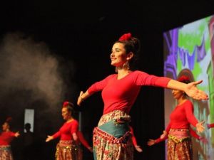 Anadolu Ateşi’yle birlikte dans eden Romanlar izleyiciyi mest etti