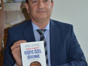 Soma Kaymakamı Altıntaş’ın ikinci kitabı çıktı
