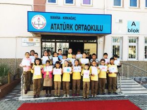 Kırkağaçlı öğrencilerden Mehmetçiklere mektup