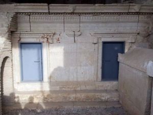 Perge Antik Kentindeki Anıt mezarlara zarar verildiği iddiası