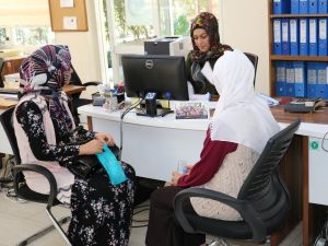 Yunusemre’den öğrencilere kırtasiye yardımı