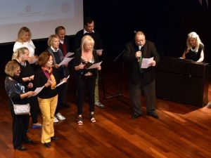 Üstün Akmen sanat dolu bir geceyle anıldı