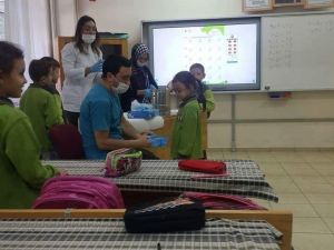 Öğrencilere diş sağlığı kontrolü