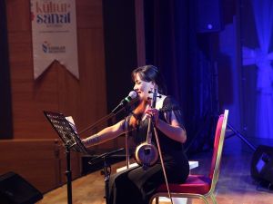 Mehtap Demir kadınlar için söyledi