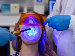 Diş tedavisinde lazer kullanımı riskli mi?