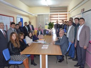 Öner ve ekibi Kulalı eğitimcilerin sorunlarını dinledi