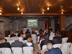 Kuşadası’nda “ Benim Sinemacılarım “ isimli imza günü ve söyleşi yapıldı