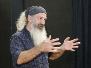 Tiyatrocu Demir’den ‘Oyunculuk Atölyesi’