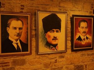 Kuşadası’nda ’Atatürk’ sergisi