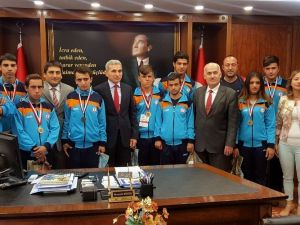 Nazilli’nin madalya avcısı özel öğrencileri