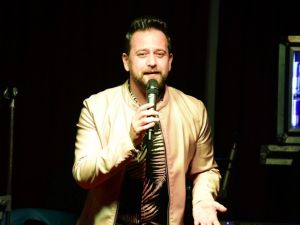 Güvenç hayranları ile Alternatif Sahne’de buluştu